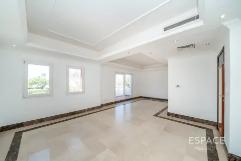 Villa Meadows, Dubaijā, AAE 6 istabas, 457 m2 Nr. 738277 - attēls 9