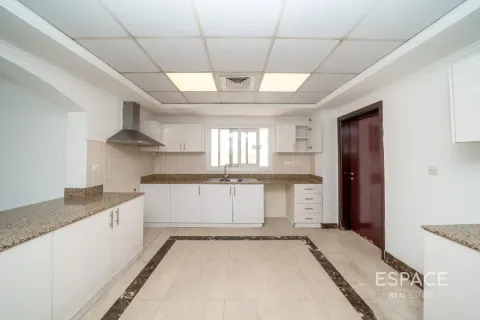 Villa Meadows, Dubaijā, AAE 6 istabas, 457 m2 Nr. 738277 - attēls 5