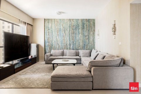Appartamento in vendita a Dubai, EAU 3 camere da letto, 182.1 mq. № 718993 - foto 3