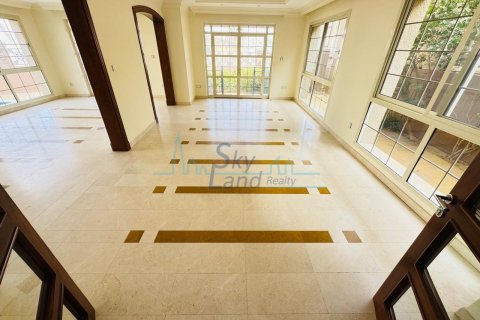 Villa in Umm Suqeim, Dubai, UAE 4 bedrooms, 372 sq.m. № 659626 - photo 3
