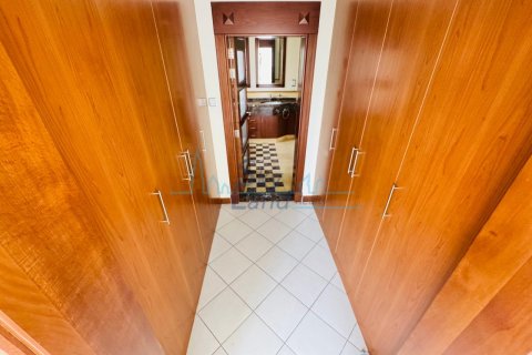 Villa in Umm Suqeim, Dubai, UAE 4 bedrooms, 372 sq.m. № 659626 - photo 25