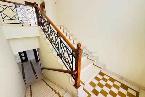 Villa in Umm Suqeim, Dubai, UAE 4 bedrooms, 372 sq.m. № 659626 - photo 22