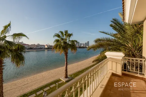 Villa asukohaga Palm Jumeirah, Dubai, AÜE: 5 magamistoaga, 511 m² Nr 737976
