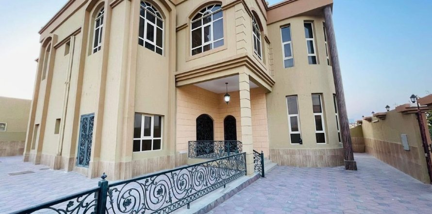 Willa w Ras Al Khaimah, ZEA 5 sypialnie, 929 mkw. nr 734786
