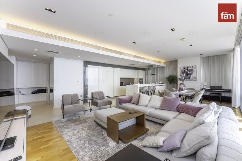 Apartment in Dubai, UAE 4 bedrooms, 238.1 sq.m. № 658946 - photo 4