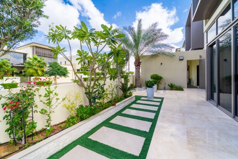 Dubai, संयुक्त अरब अमीरात में विला, 5 बेडरूम, 522 वर्ग मीटर, संख्या 696290 - फ़ोटो 24
