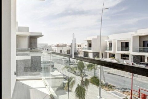 Villa para venda em Yas Island, Abu Dhabi, EAU 3 quartos, 365.8 m2 № 517722 - foto 2