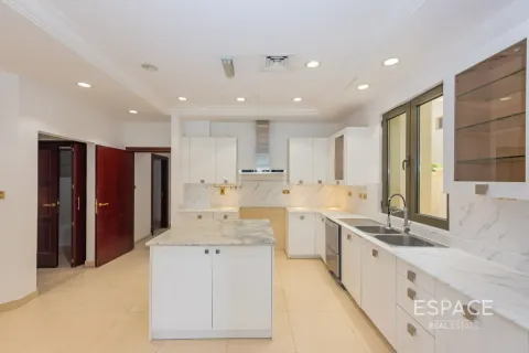 Vilă de vânzare în Palm Jumeirah, Dubai, EAU 5 dormitoare, 650 mp.  №649636 - poză 4