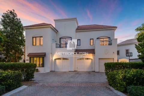 Villa in Jumeirah Golf Estates, Dubai, VAE 5 slaapkamers, 881 vr.m. nr 664476