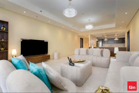 דירה להשכרה ב Palm Jumeirah, Dubai, איחוד האמירויות 2 חדרי שינה, 210.6 מ"ר, מספר 696752 - תמונה 2