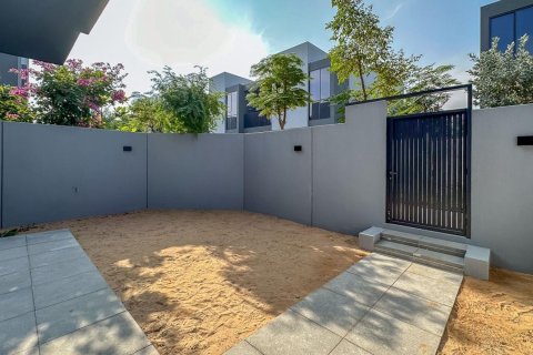 Villetta a schiera in vendita a Tilal City, Sharjah, EAU 4 camere da letto, 246.38 mq. № 749457 - foto 9