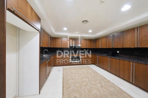 Dupleks në Palm Jumeirah, Dubai, Emiratet e Bashkuara Arabe 3 dhoma gjumi, 636.29 m2. № 767283 - Foto 15