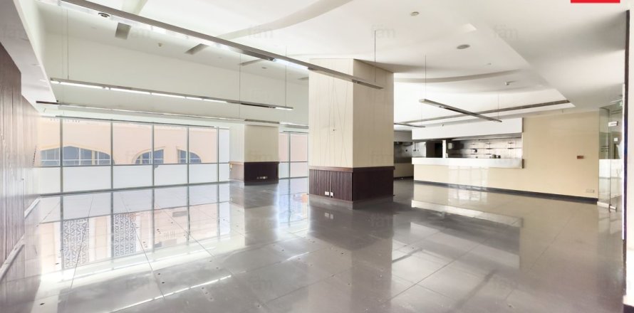 Dyqan në Dubai, Emiratet e Bashkuara Arabe 240.2 m2. № 769282