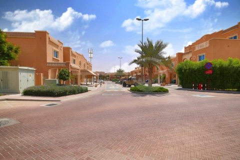 Vilë në Al Reef, Abu Dhabi, Emiratet e Bashkuara Arabe 3 dhoma gjumi, 225.1 m2. № 722281 - Foto 16