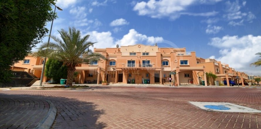 Vilë në Al Reef, Abu Dhabi, Emiratet e Bashkuara Arabe 3 dhoma gjumi, 225.1 m2. № 722281