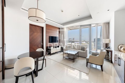 Apartment til salg i Downtown Dubai (Downtown Burj Dubai), Dubai, UAE 1 soveværelse, 107.49 kvm № 767229 - foto 2