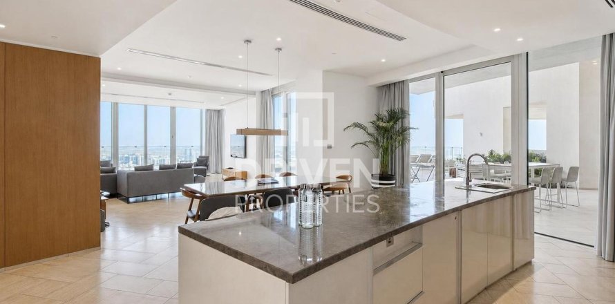 Apartament në Jumeirah Village Circle, Dubai, Emiratet e Bashkuara Arabe 4 dhoma gjumi, 511.8 m2. № 767225