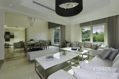 Villa itt: Jumeirah Islands, Dubai, EAE, 4 hálószoba, 492 m², azonosító: 737785 - fénykép 3