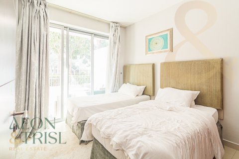 Apartman u gradu Downtown Dubai (Downtown Burj Dubai), UAE 3 spavaće sobe, 135 m2 Br. 648128 - Slika 2