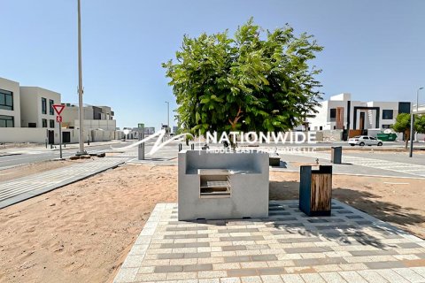 Land te koop in Abu Dhabi, VAE 753 vr.m., nr 629848 - foto 3