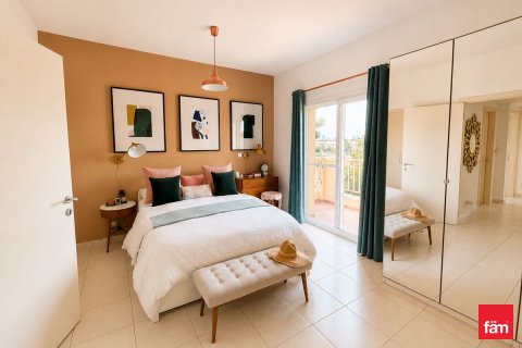 Villa till försäljning i Dubai, UAE 3 sovrum, 361.2 kvm Nr. 718921 - fotografi 8