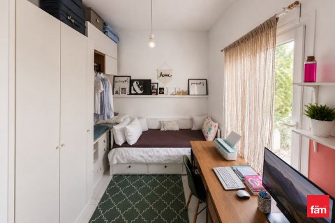 Villa till försäljning i Dubai, UAE 3 sovrum, 361.2 kvm Nr. 718921 - fotografi 4
