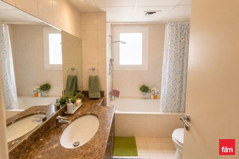 Villa till försäljning i Dubai, UAE 3 sovrum, 361.2 kvm Nr. 718921 - fotografi 14