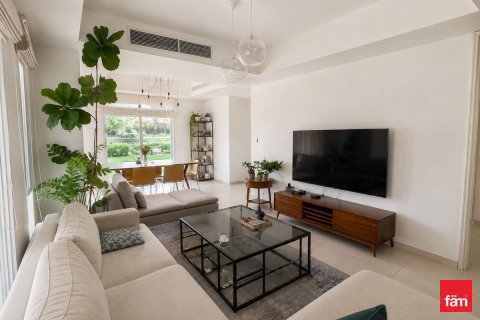 Villa till försäljning i Dubai, UAE 3 sovrum, 361.2 kvm Nr. 718921 - fotografi 6