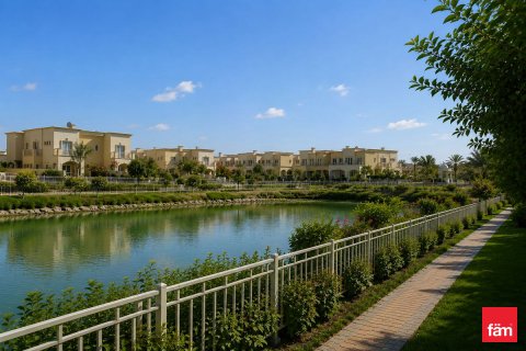Villa till försäljning i Dubai, UAE 3 sovrum, 361.2 kvm Nr. 718921 - fotografi 15