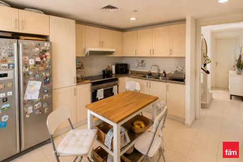 Villa till försäljning i Dubai, UAE 3 sovrum, 361.2 kvm Nr. 718921 - fotografi 5