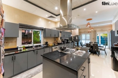 Vilë në Dubai, Emiratet e Bashkuara Arabe 4 dhoma gjumi, 569.5 m2. № 715417 - Foto 11
