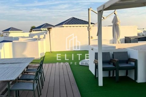 Vila v Palm Jumeirah, Dubai, SAE 4 spálne, 357 m2 č. 736463 - Fotografia 3