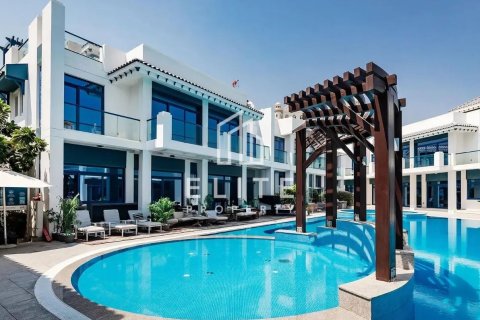 Vila v Palm Jumeirah, Dubai, SAE 4 spálne, 357 m2 č. 736463