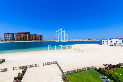 Vila v Palm Jumeirah, Dubai, SAE 5 spální, 325 m2 č. 736464