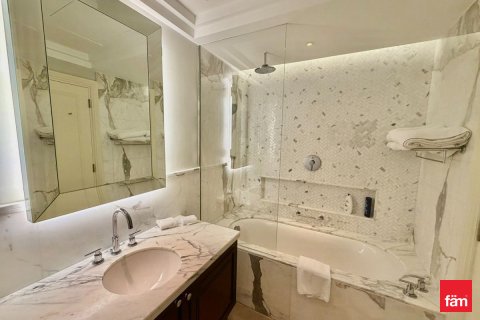 Appartement à louer à Downtown Dubai (Downtown Burj Dubai), Dubai, EAU 2 chambres, 118.1 m2 № 714983 - photo 12