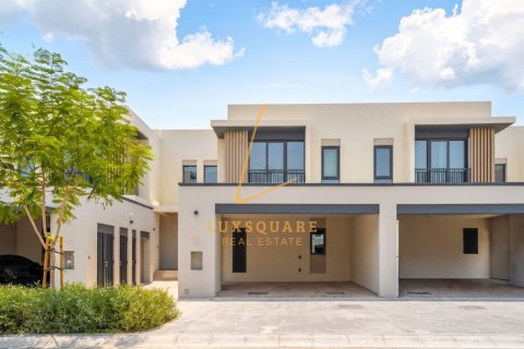 Villa in Jebel Ali, Dubai, VAE: 3 Schlafzimmer, 241 m2 Nr. 763895