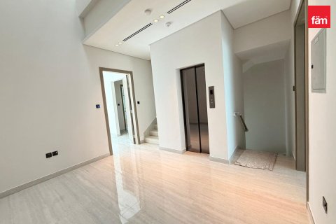 Kaupunkipientalo Dubai, Arabiemiraatit 4 makuuhuonetta, 156 m2 № 732866 - kuva 10