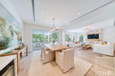 Villa til salg i Dubai Sports City, Dubai, UAE 5 soveværelser, 690.55 kvm № 766756 - foto 2