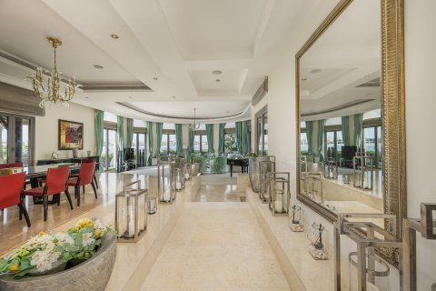 Villa in Palm Jumeirah, Dubai, UAE 5 bedrooms, 1244.62 sq.m. № 750943 - photo 24