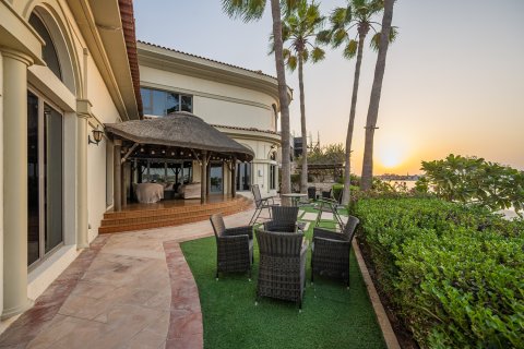 Villa in Palm Jumeirah, Dubai, UAE 5 bedrooms, 1244.62 sq.m. № 750943 - photo 3