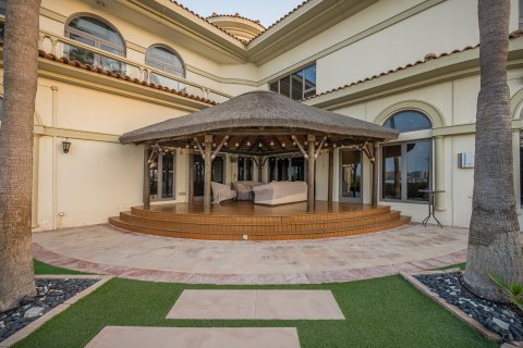 Villa in Palm Jumeirah, Dubai, UAE 5 bedrooms, 1244.62 sq.m. № 750943 - photo 22