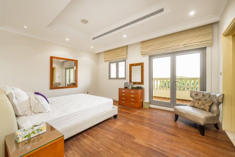 Villa in Palm Jumeirah, Dubai, UAE 5 bedrooms, 1244.62 sq.m. № 750943 - photo 9