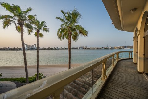 Villa in Palm Jumeirah, Dubai, UAE 5 bedrooms, 1244.62 sq.m. № 750943 - photo 6