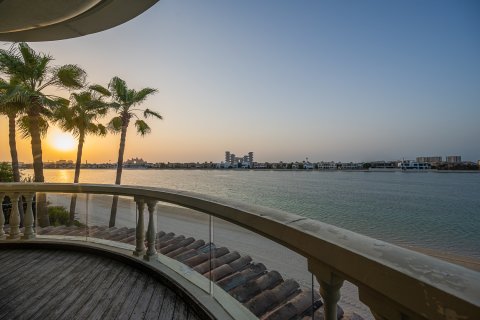 Villa in Palm Jumeirah, Dubai, UAE 5 bedrooms, 1244.62 sq.m. № 750943 - photo 5