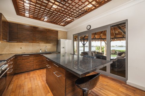 Villa in Palm Jumeirah, Dubai, UAE 5 bedrooms, 1244.62 sq.m. № 750943 - photo 23