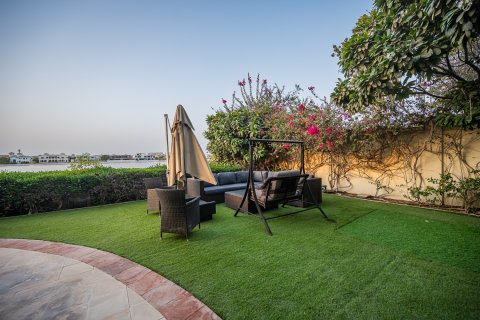 Villa in Palm Jumeirah, Dubai, UAE 5 bedrooms, 1244.62 sq.m. № 750943 - photo 4