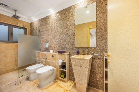 Villa in Palm Jumeirah, Dubai, UAE 5 bedrooms, 1244.62 sq.m. № 750943 - photo 13