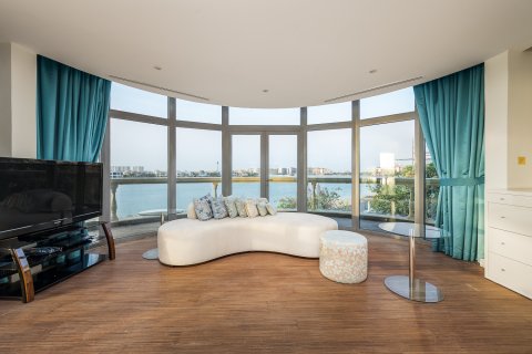 Villa in Palm Jumeirah, Dubai, UAE 5 bedrooms, 1244.62 sq.m. № 750943 - photo 27