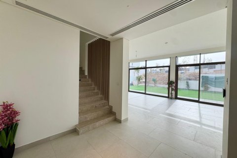 Villa para arrendamento em Al Furjan, Dubai, EAU 5 quartos, 569.96 m2 № 750962 - foto 2