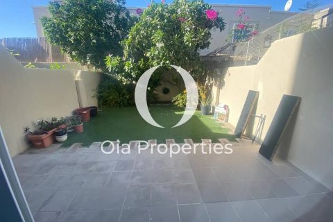 Таунхаус Al Reef, Абу-Даби, БАӘ-да 2 жатын бөлмелер, 111 м² № 644511